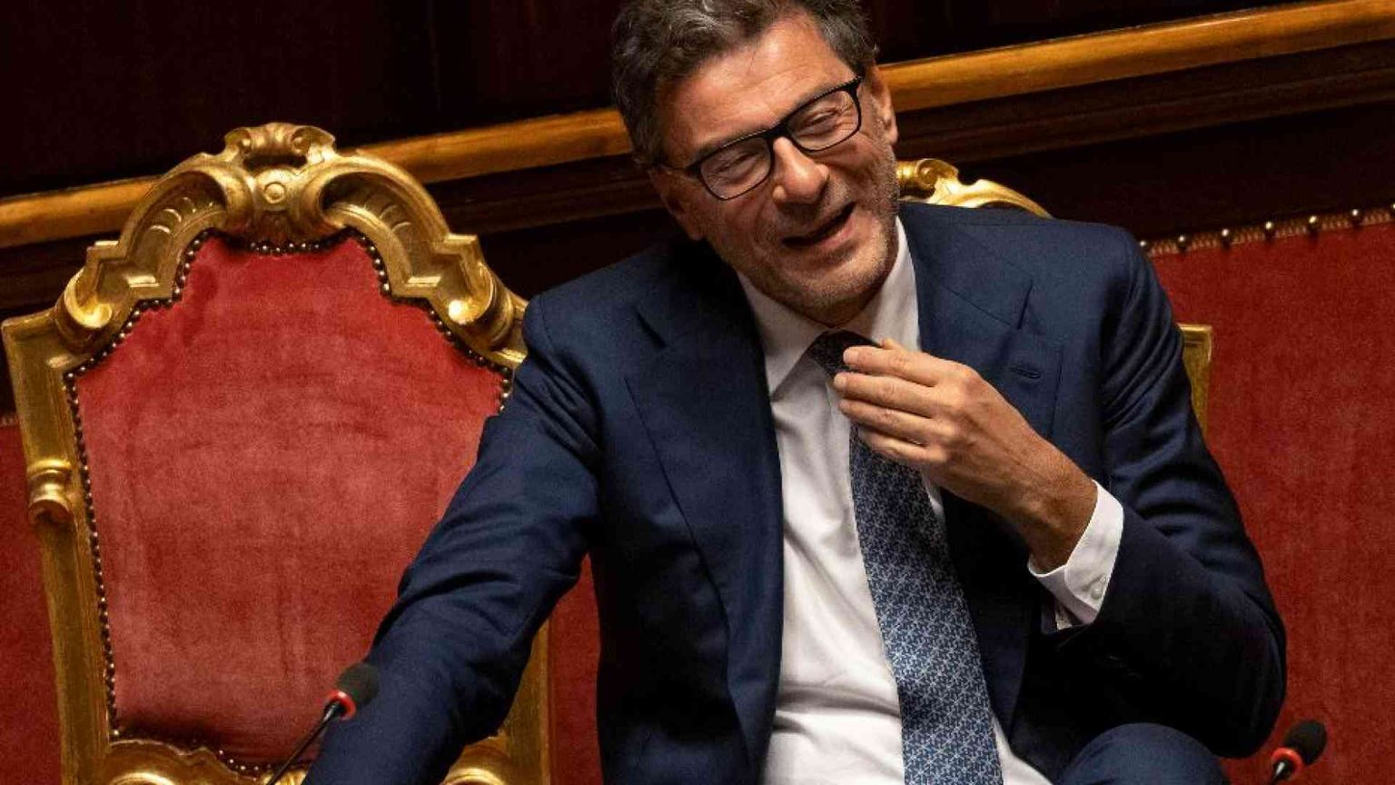 Giorgetti vorrebbe sacrifici per tutti, Meloni chiede prudenza