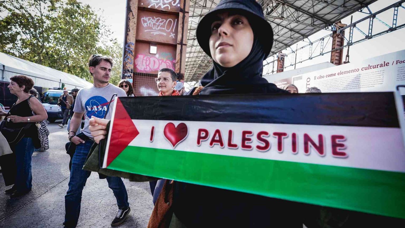 Lo scontro sul corteo di Roma: «Vogliono celebrare Hamas»