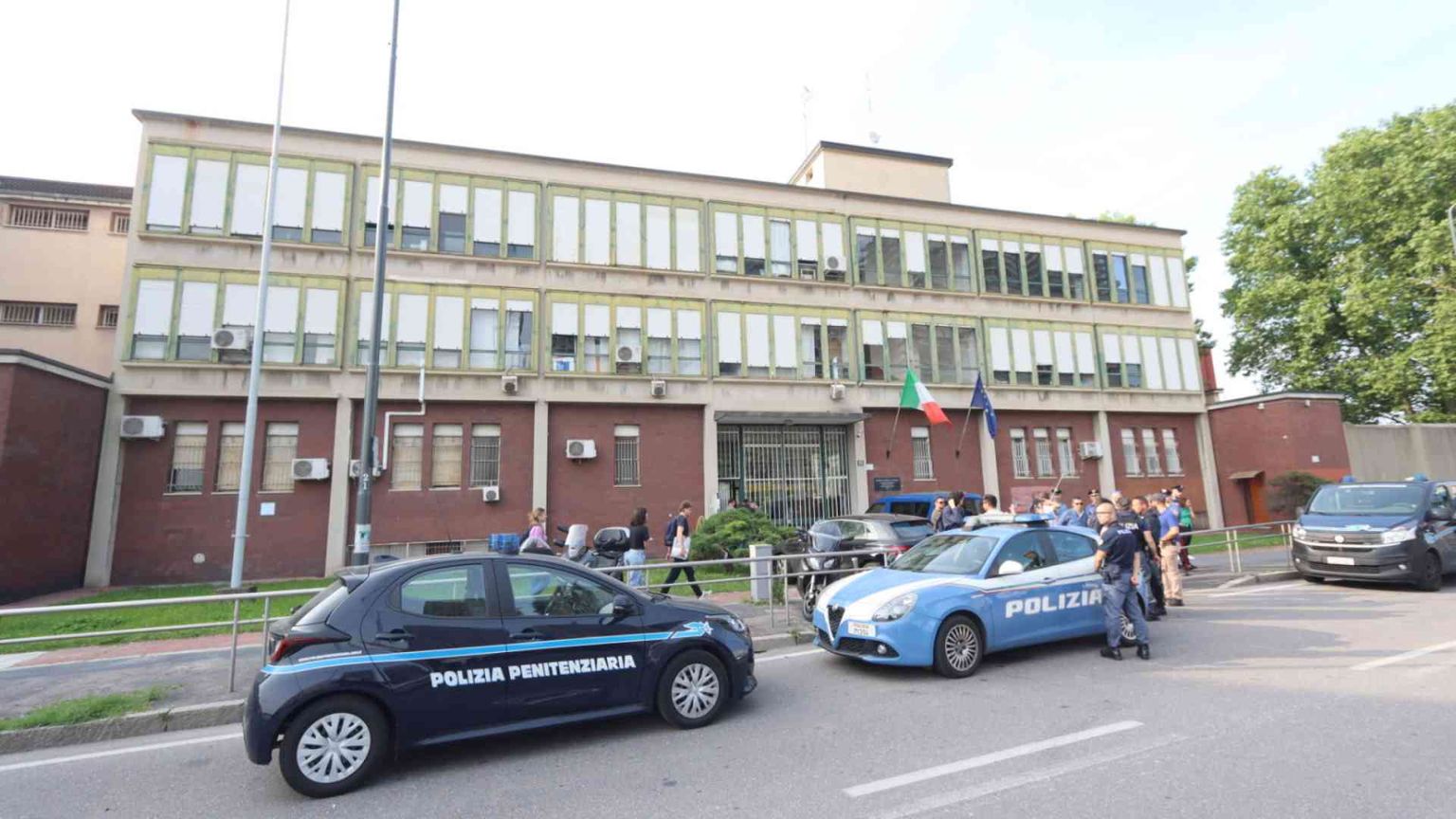 Minori fra psicofarmaci e aggressioni: dietro le sbarre è un inferno