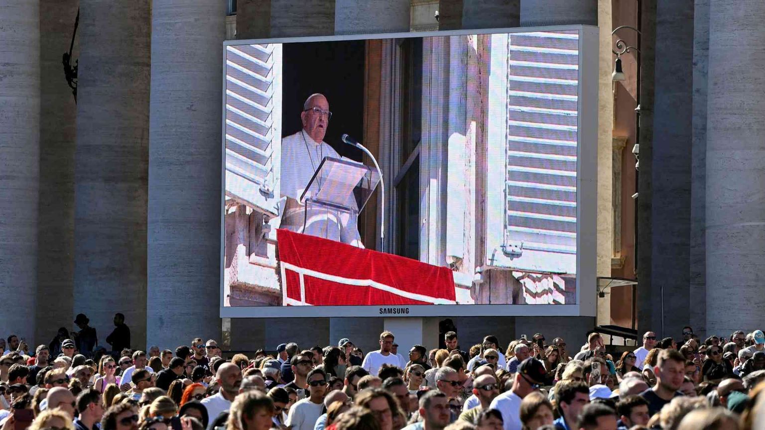 Il Papa: «Cessate il fuoco e rispettate le forze Onu»