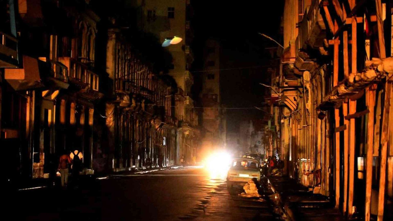 Maxi blackout a Cuba, 10 milioni senza elettricità con 30 gradi