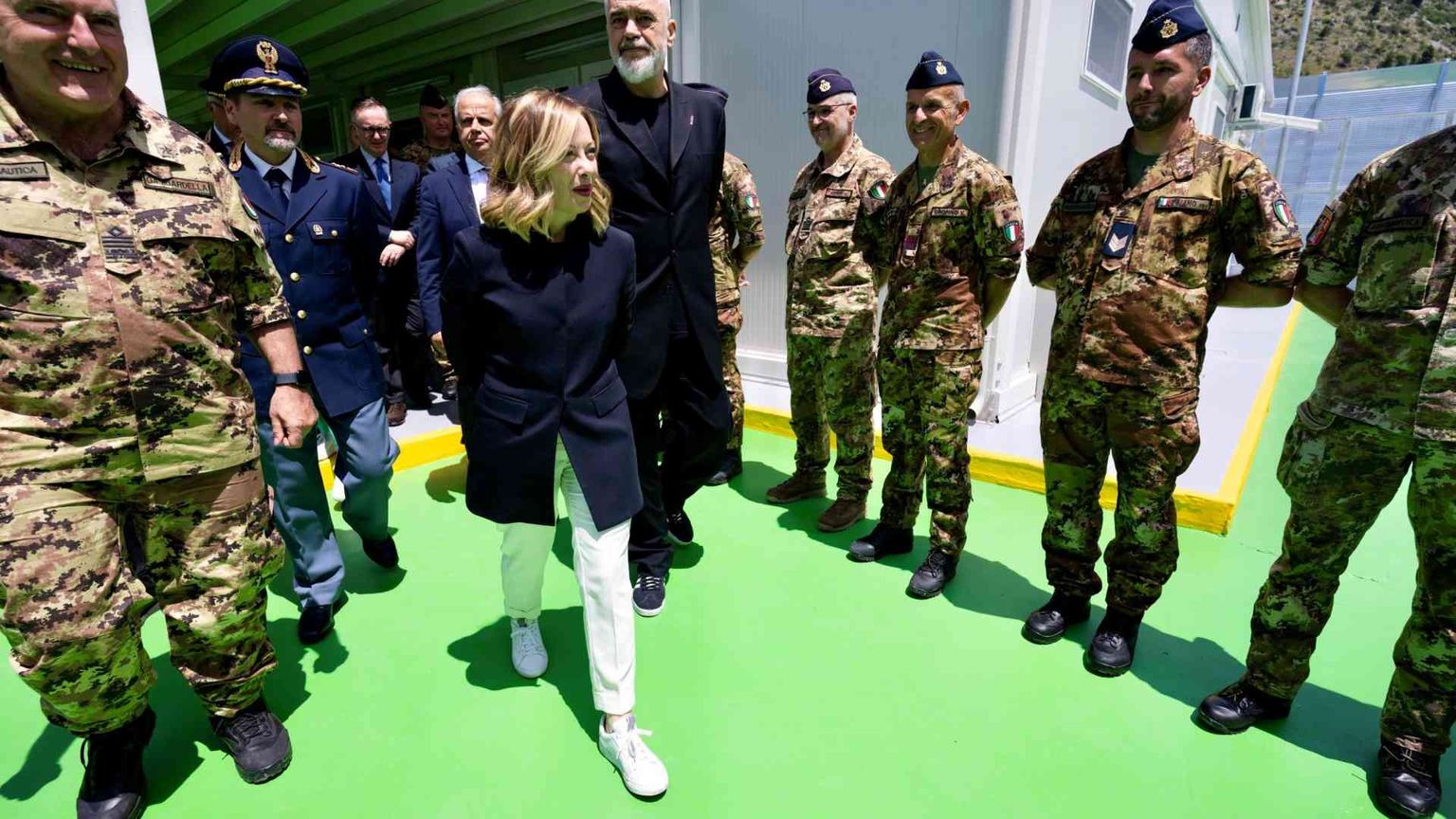 Migranti in Albania, Meloni va dritta: oggi un decreto in Cdm