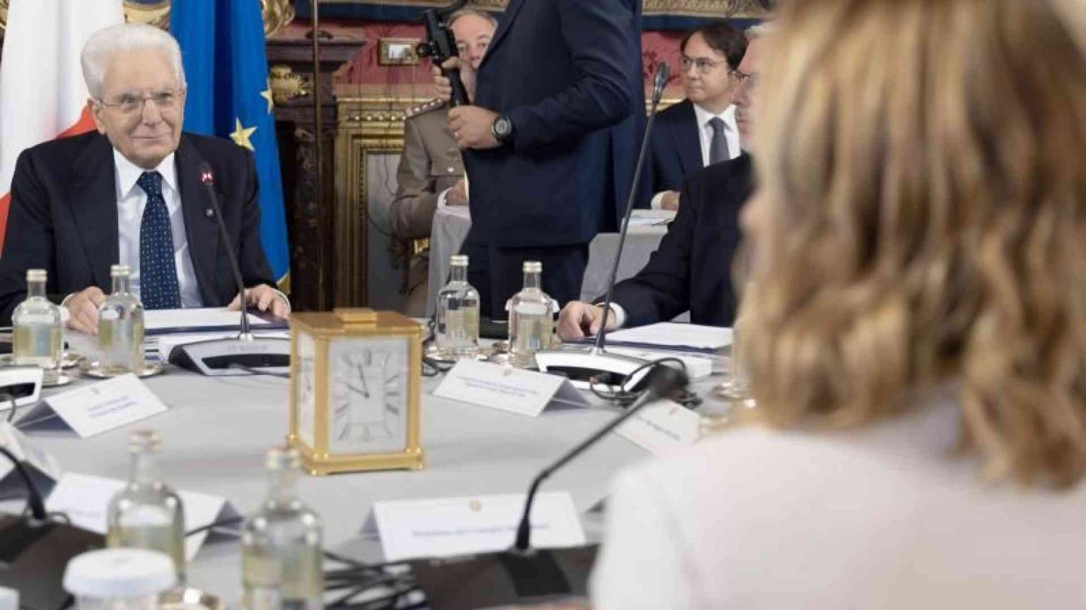 Decreto migranti, c’è il testo. Mattarella-Meloni, stop liti con le toghe