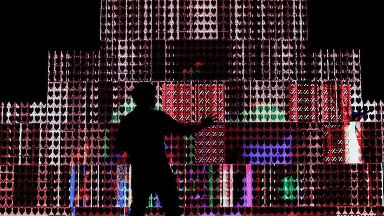 Suicida 14enne “innamorato” di un chatbot, la madre fa causa alla società