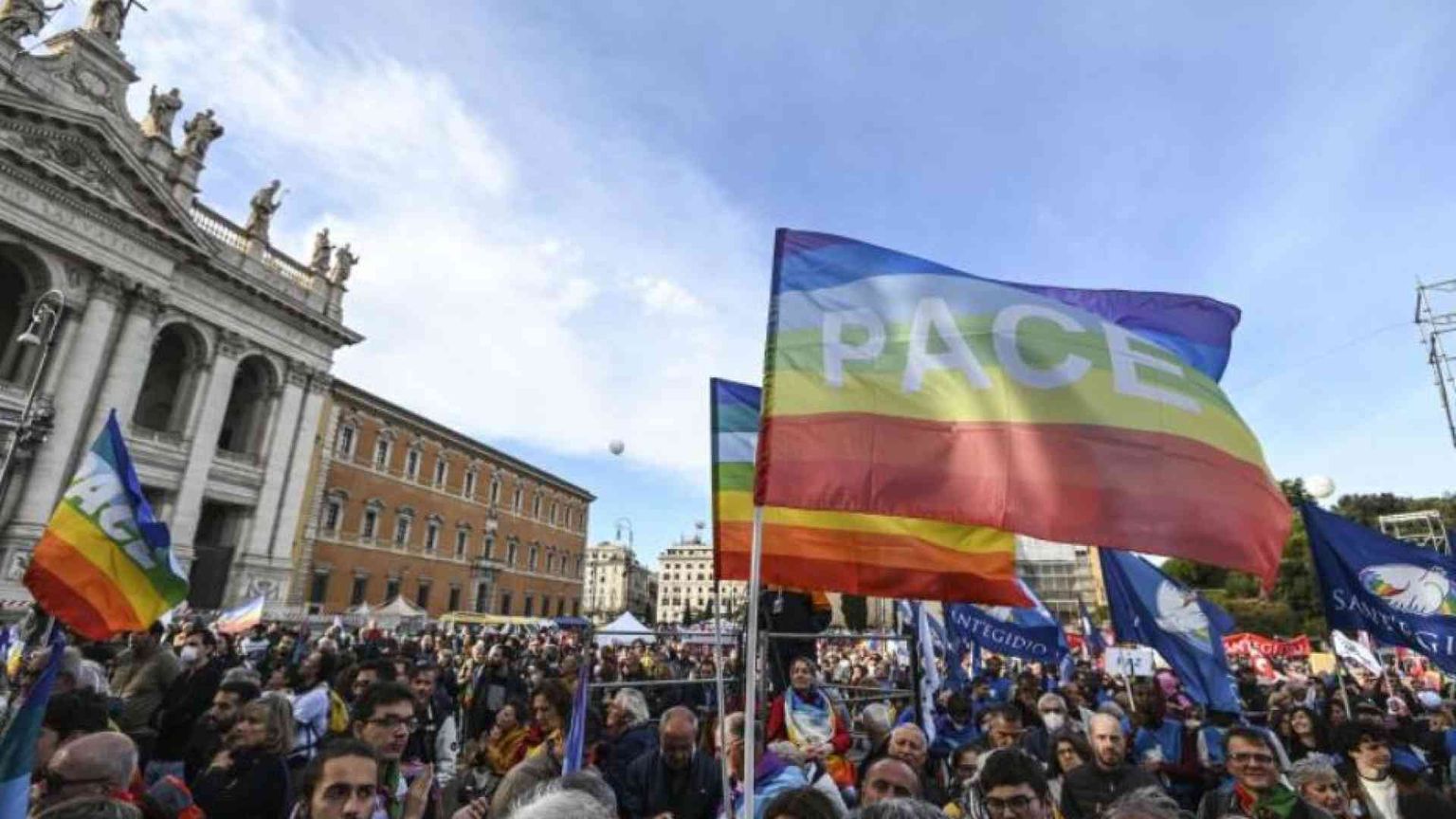 Da Palermo a Torino contro ogni guerra: «Il tempo della pace è ora»