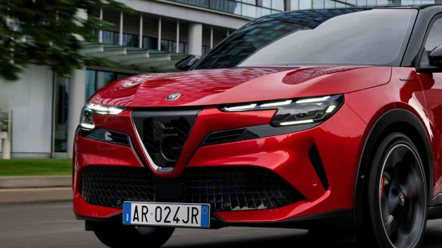 Arriva Alfa Romeo Junior ibrida: ecco prezzi e promozioni