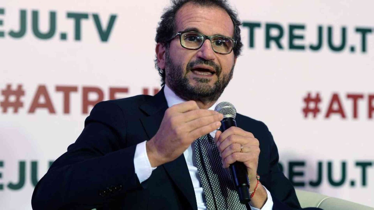 Lo spot, la clinica privata: cosa succede col sottosegretario Gemmato