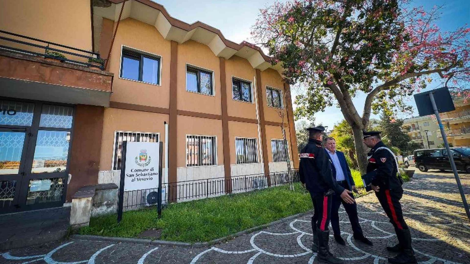 Un'altra sparatoria in strada: muore 19enne. Battaglia: la città va disarmata