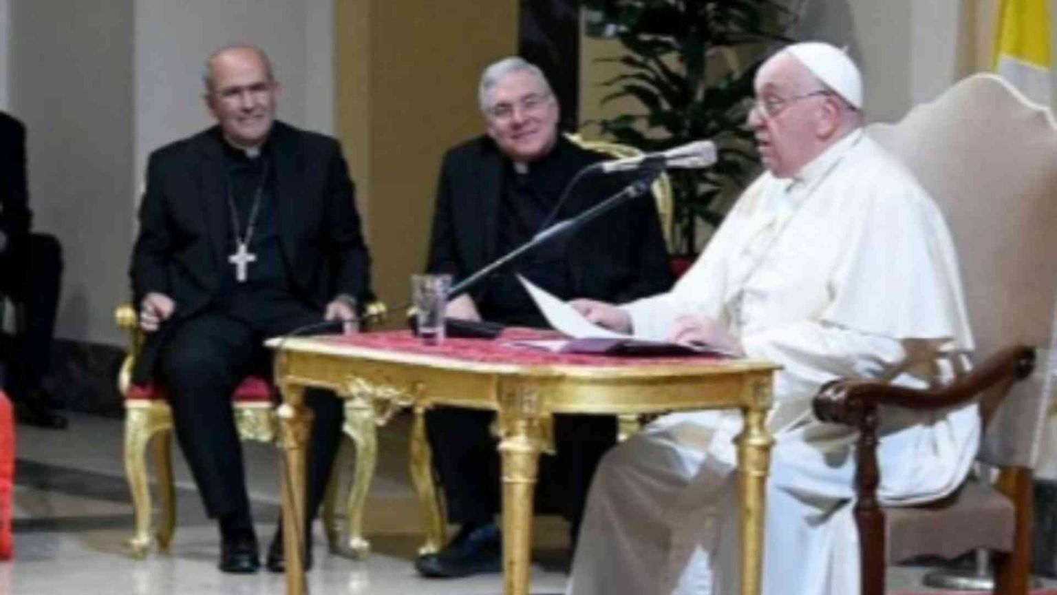 Il Pontefice alla Gregoriana: disarmiamo i pensieri, le parole, gli sguardi