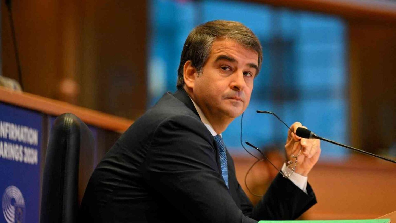 Slitta l’ok a Fitto e alla Commissione. La doppia partita europea e italiana