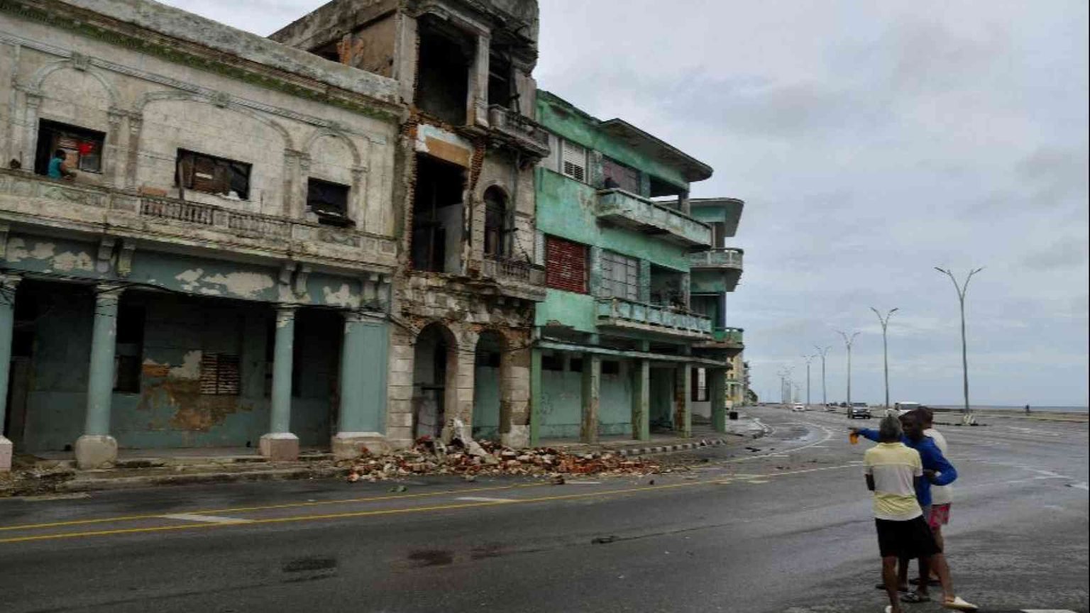 Cuba affonda tra la crisi economica e i disastri naturali. E Trump fa paura