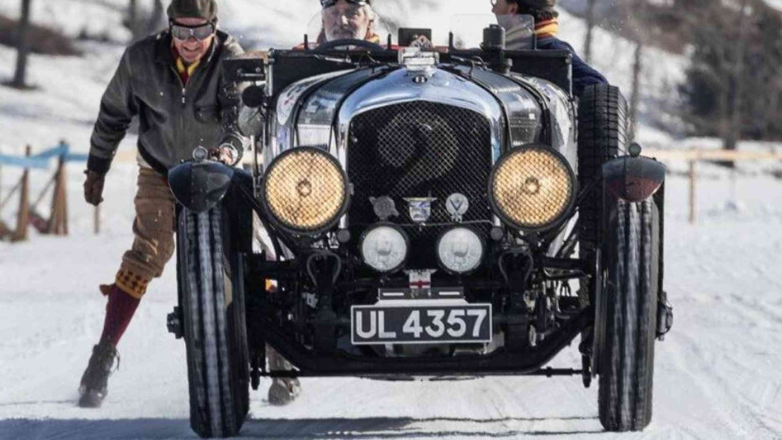 The I.C.E. Saint Moritz attende sul lago le auto più belle del mondo
