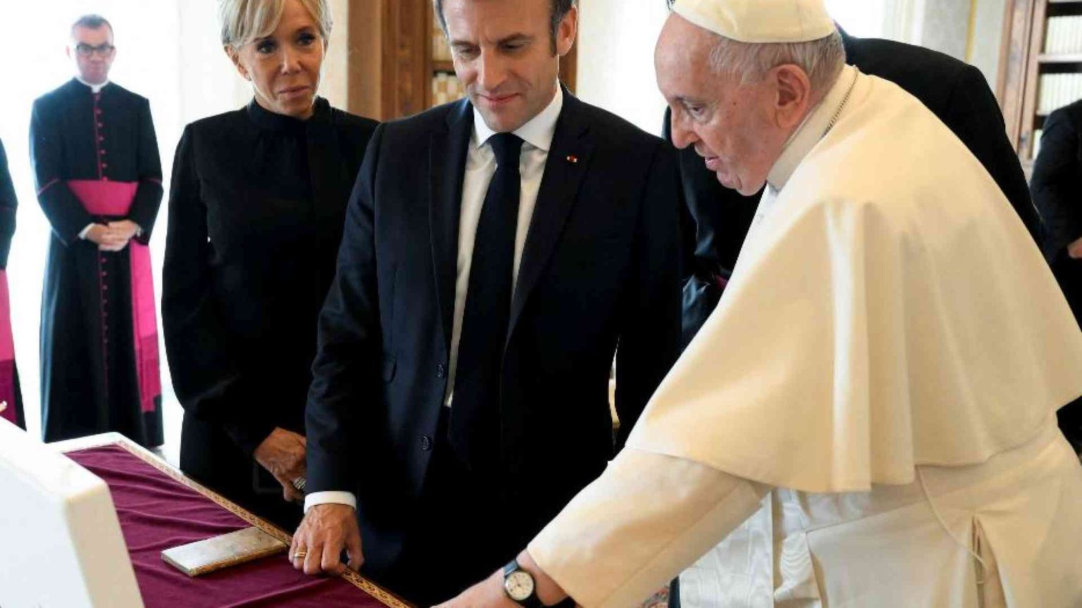 Francesco primo Papa in Corsica. Perché ci va, cosa farà