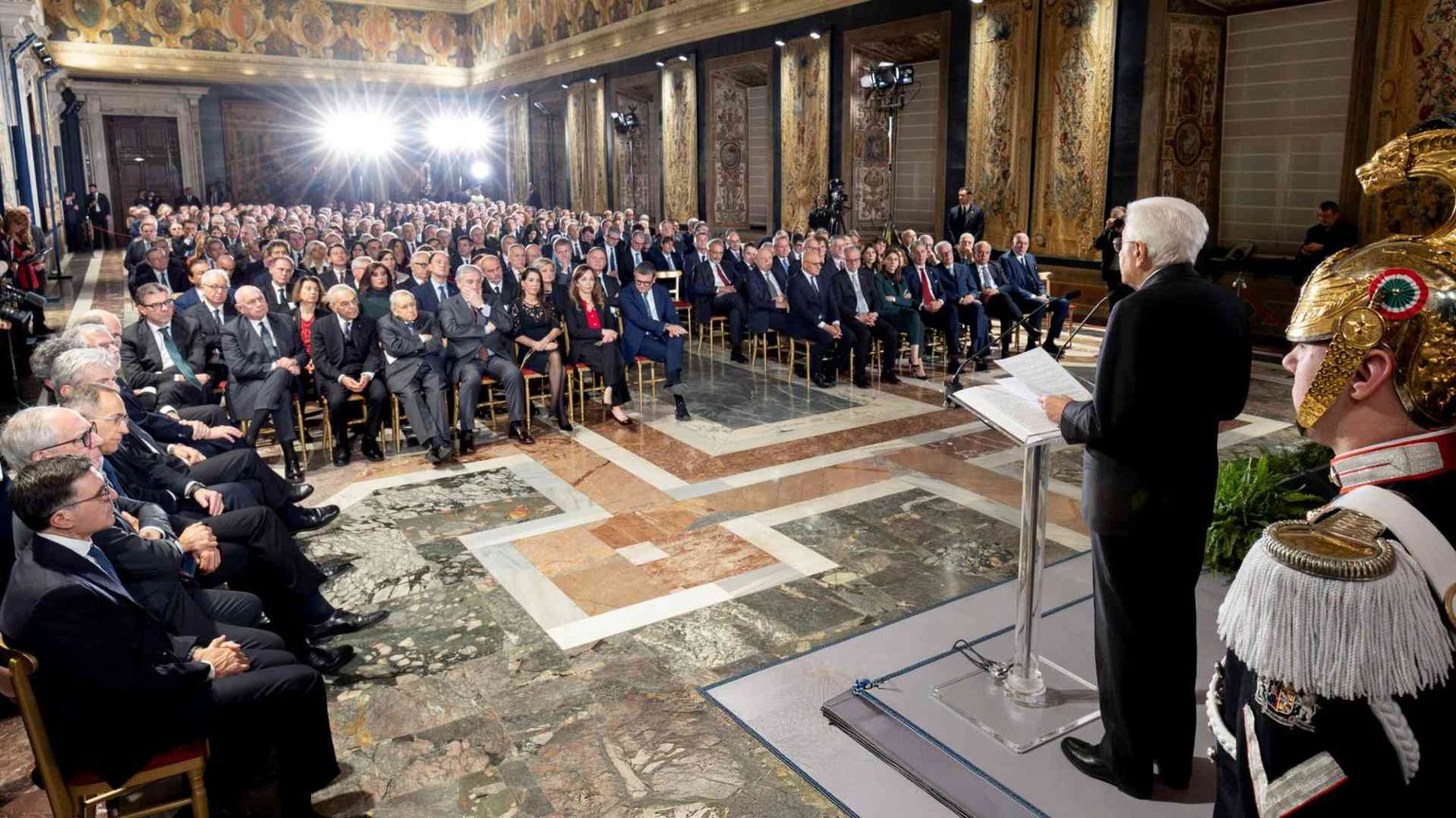 Mattarella: «Astensionismo, senza popolo una democrazia di fantasmi»