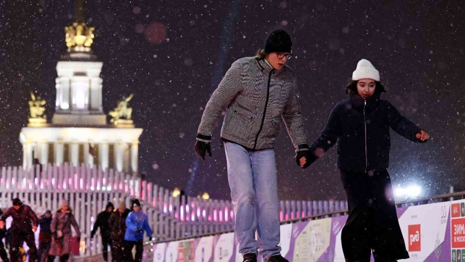 La Russia darà mille euro alle studentesse per restare incinte