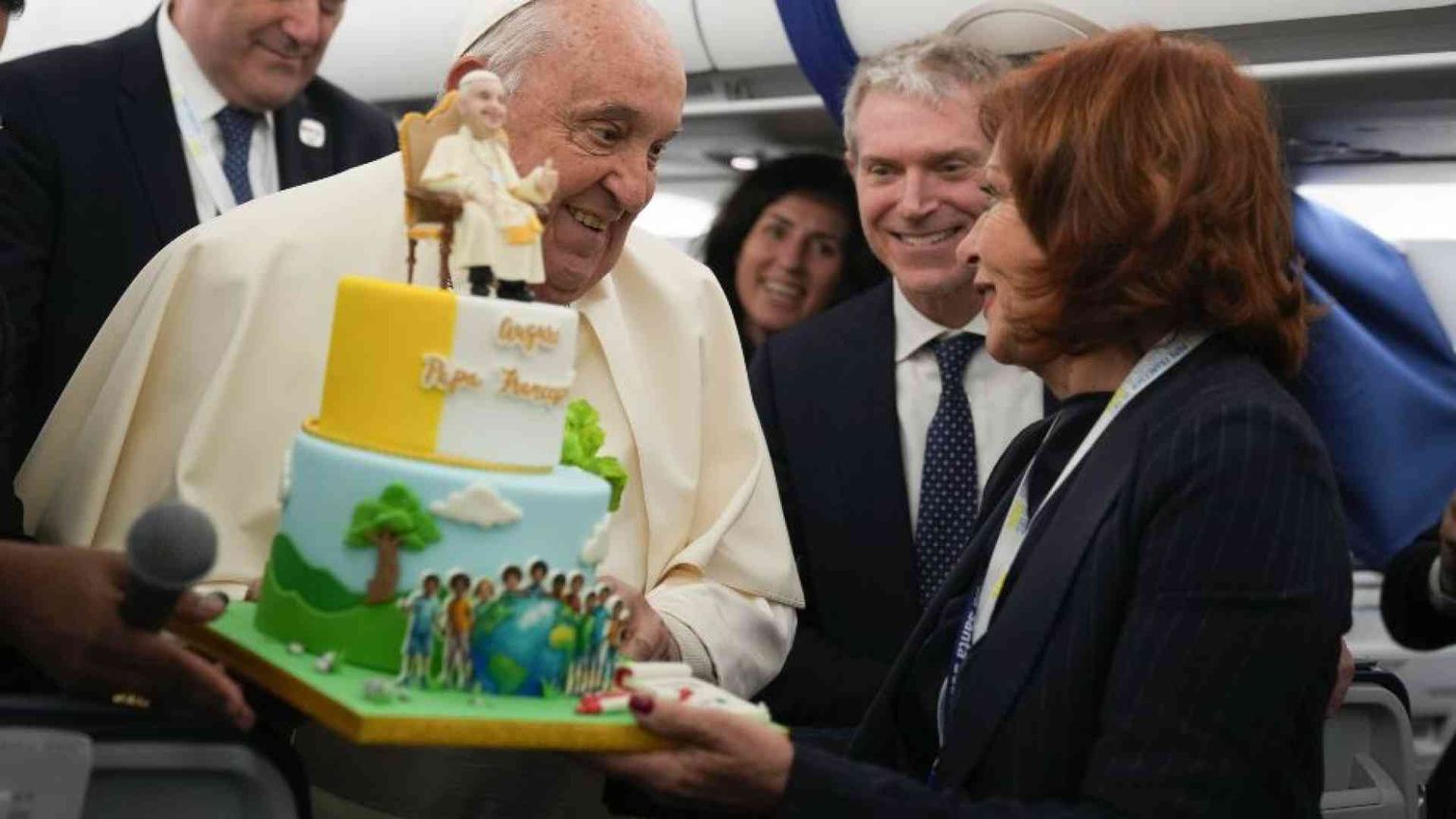 Gli 88 anni di Francesco e le 8 cose per cui dirgli grazie