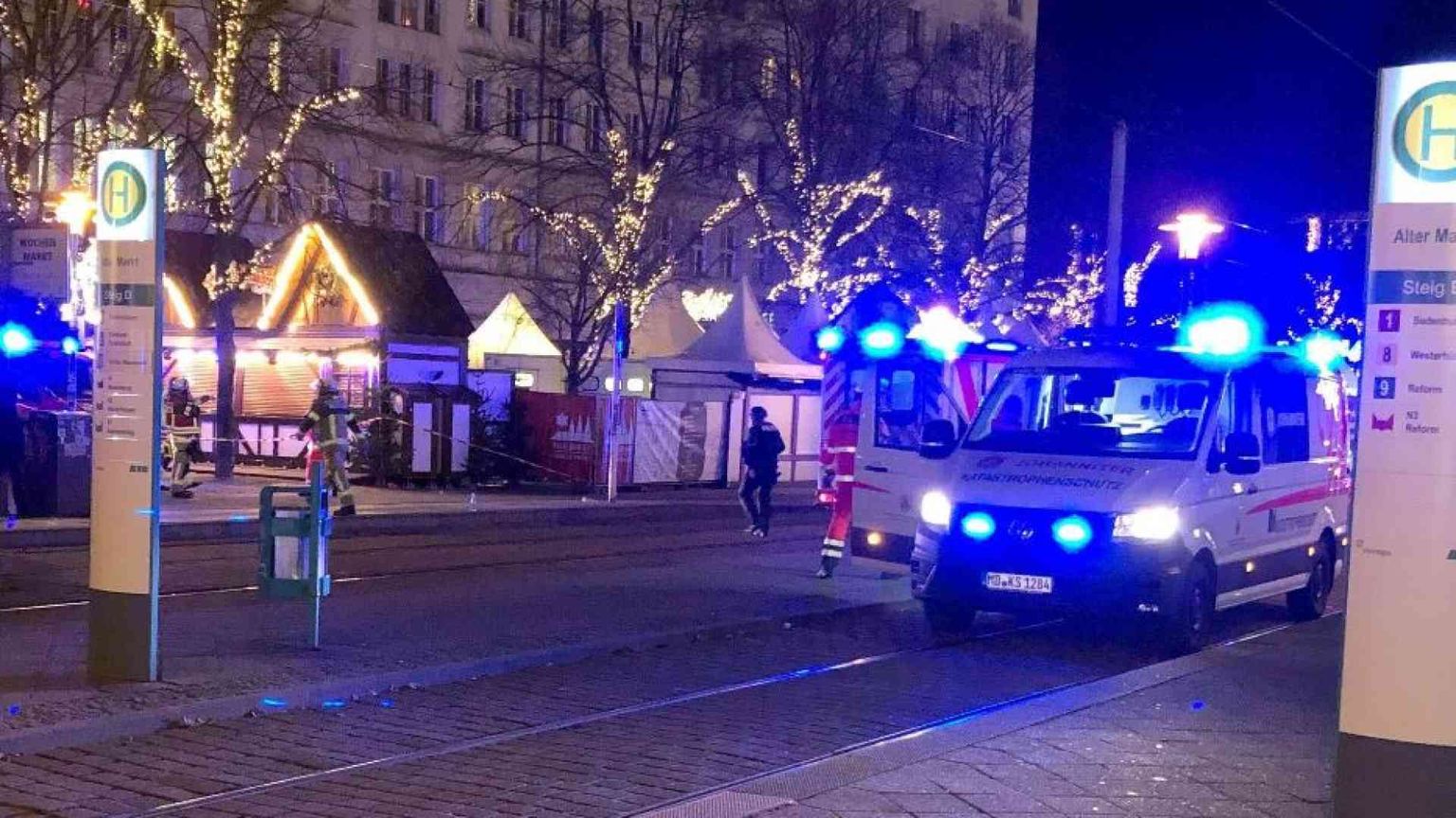 Attentato in Germania, auto contro la folla al mercatino di Natale