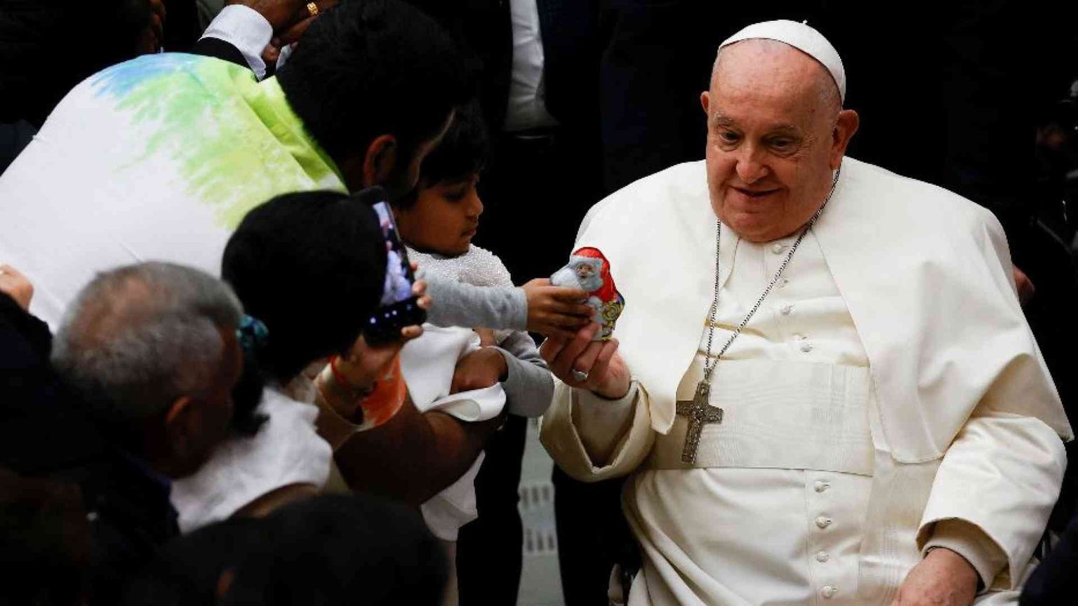 Il Papa alla Curia Romana: dobbiamo essere uomini e donne benedicenti