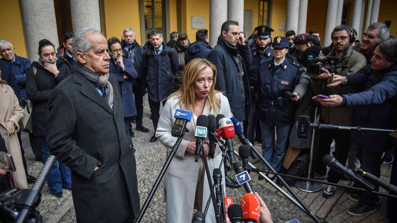 I centri in Albania sono pronti, il governo vuole ripartire a gennaio