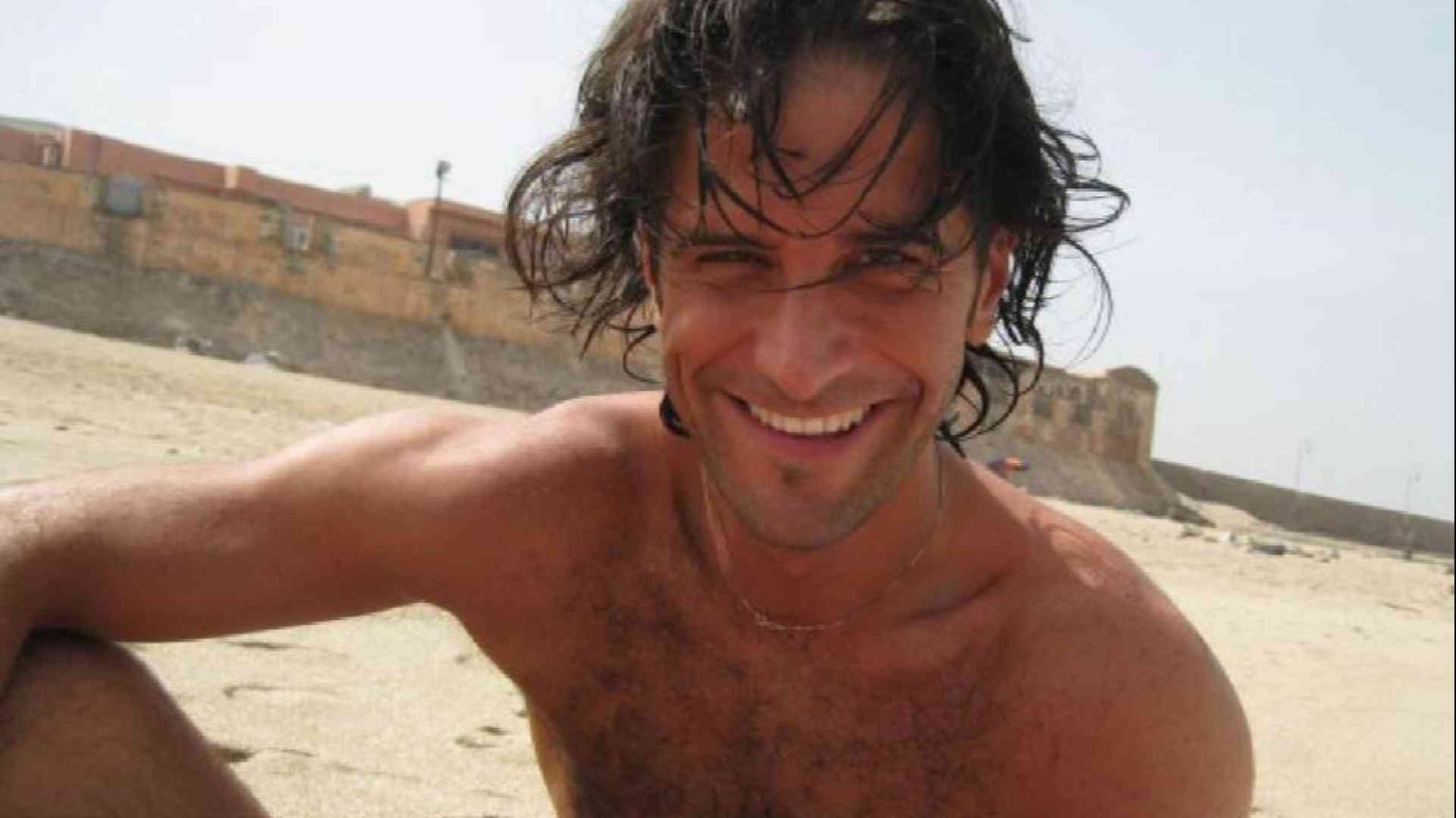 Italiano ucciso da uno squalo. Le autorità: «Era oltre la zona di balneazione»