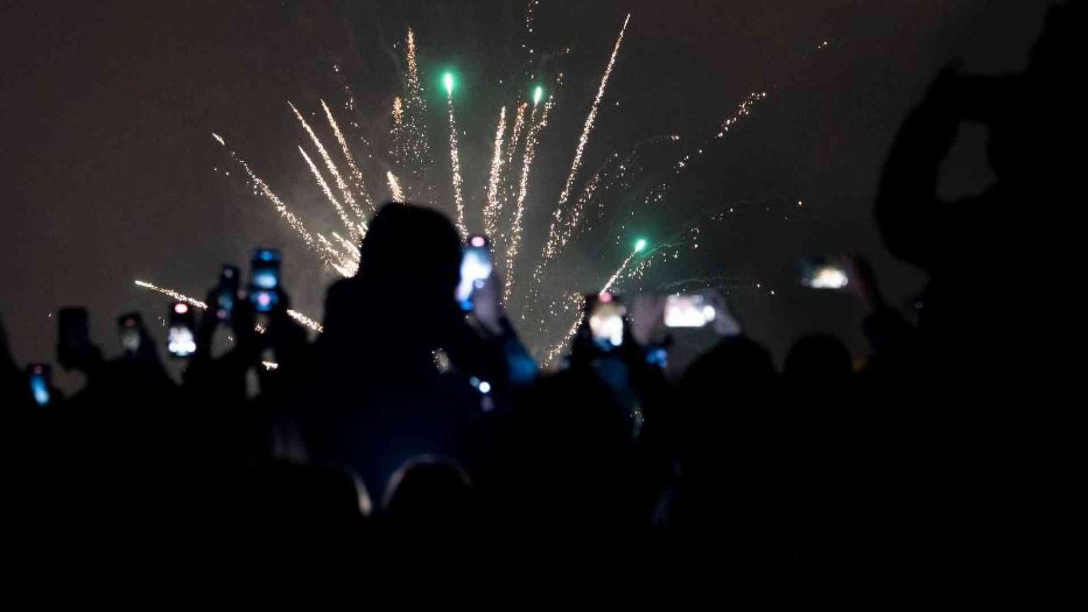 Il bilancio dei botti di Capodanno è un bollettino di guerra. Ha senso?