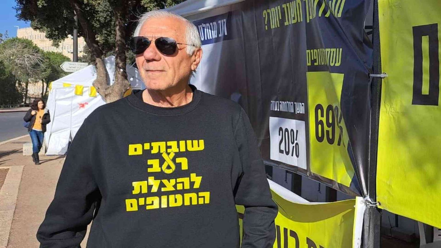 Il generale in sciopero della fame da 100 giorni davanti al Parlamento