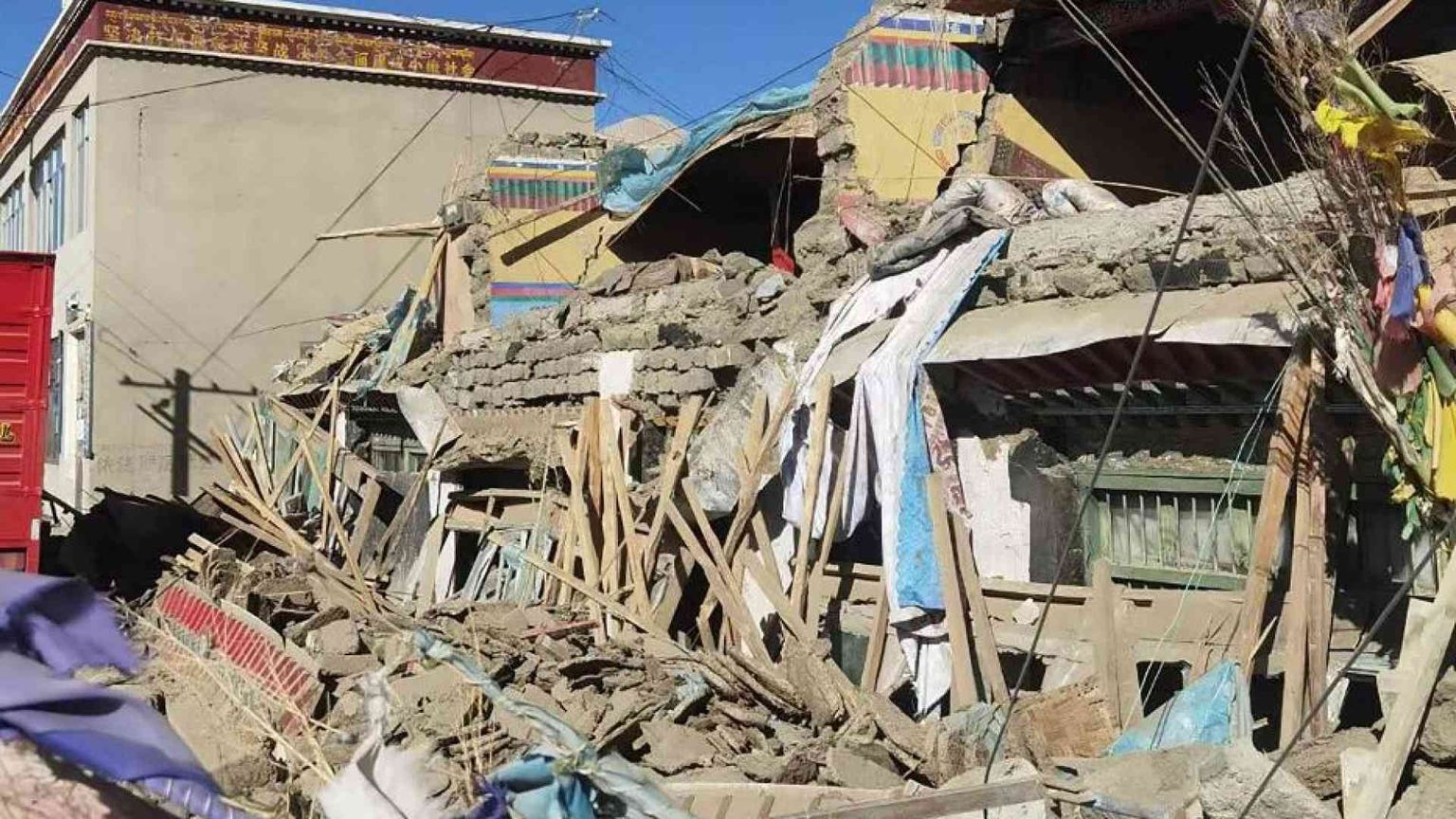 Violento terremoto in Tibet, oltre cento le vittime