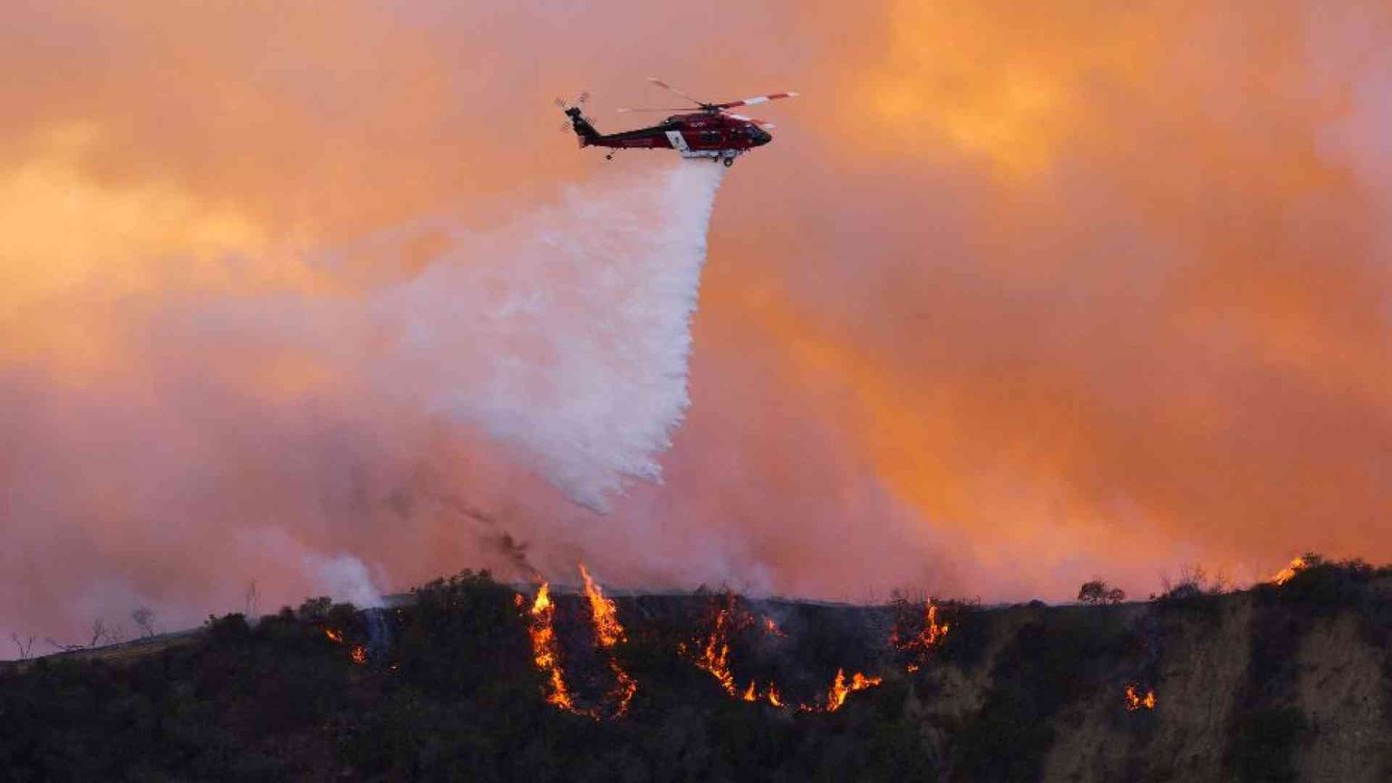 A Los Angeles si aggrava il bilancio degli incendi