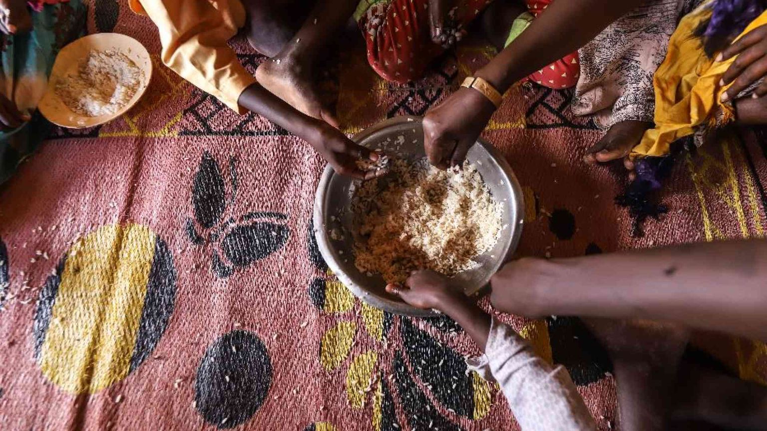 Più di tre miliardi di persone vivono sotto la soglia di povertà