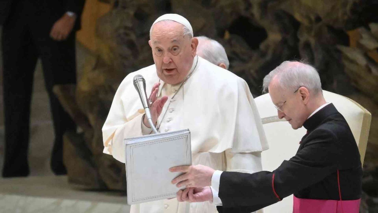 Francesco ha chiamato di nuovo la parrocchia di Gaza