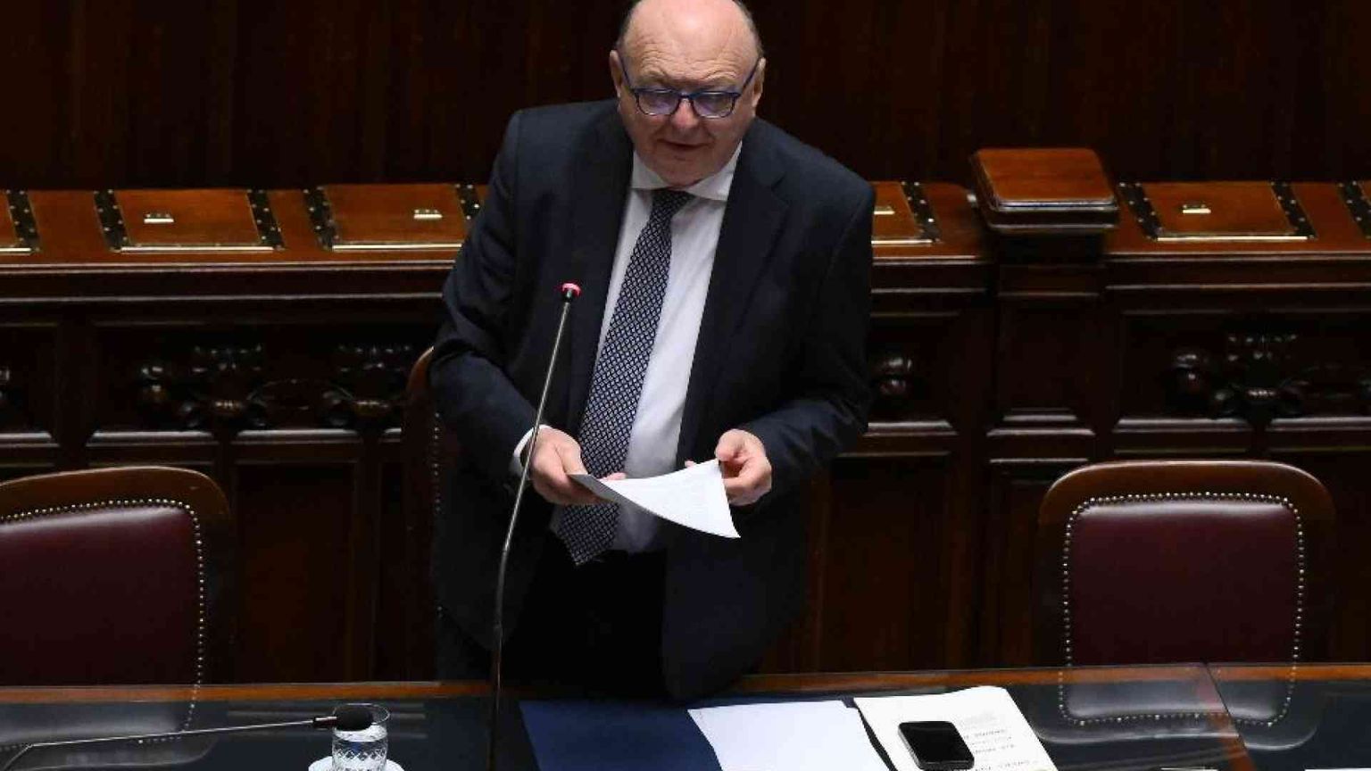 Le mosse allo studio del governo per abbassare i costi delle bollette