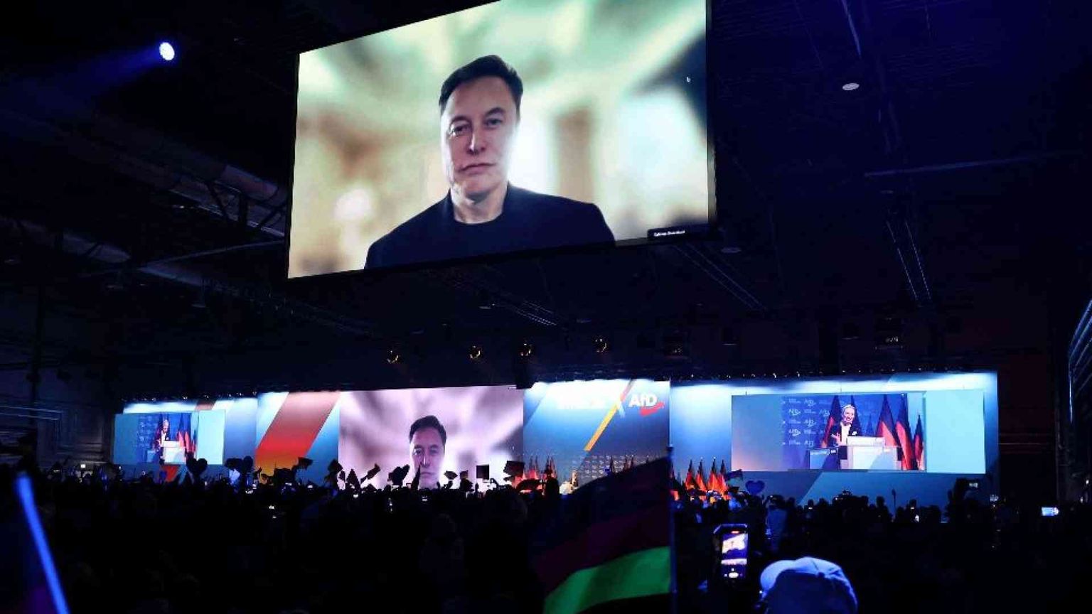 Musk va ancora a destra e interviene al comizio Afd: «La migliore speranza»