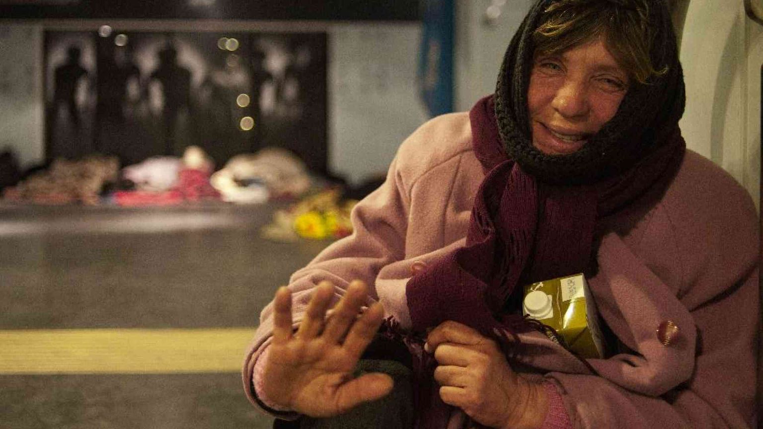 Il viaggio nella notte di Milano. Dove un clochard su sette, adesso, è donna