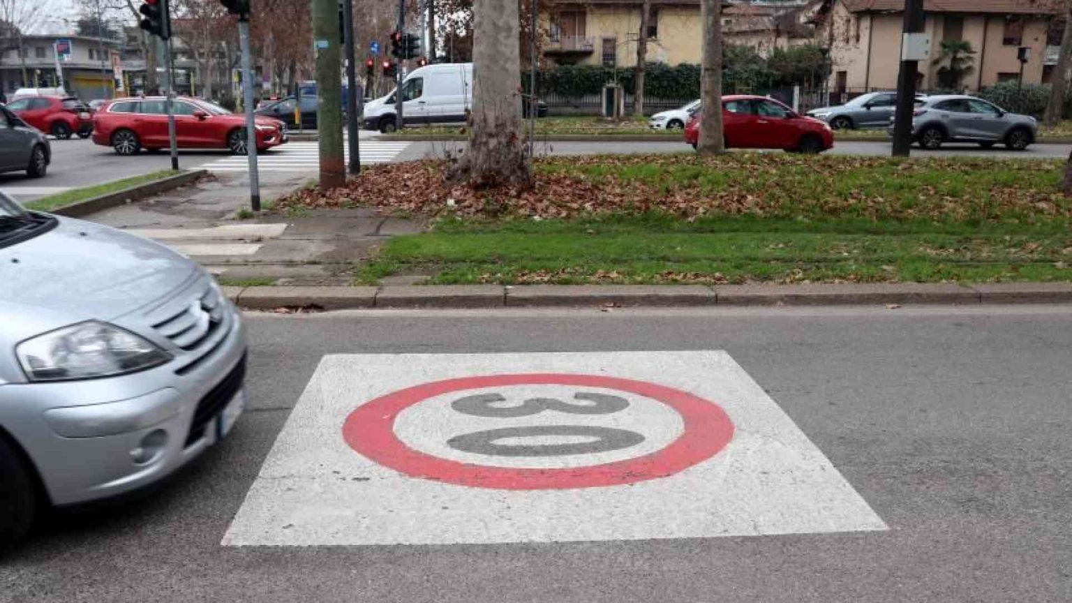 Più sicurezza e meno inquinamento: le città a 30 all’ora funzionano