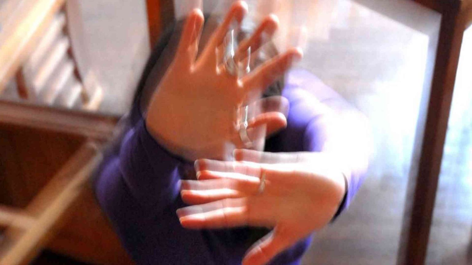 Giulia, sposa a 12 anni, schiava sessuale e madre a 14: choc a Latina