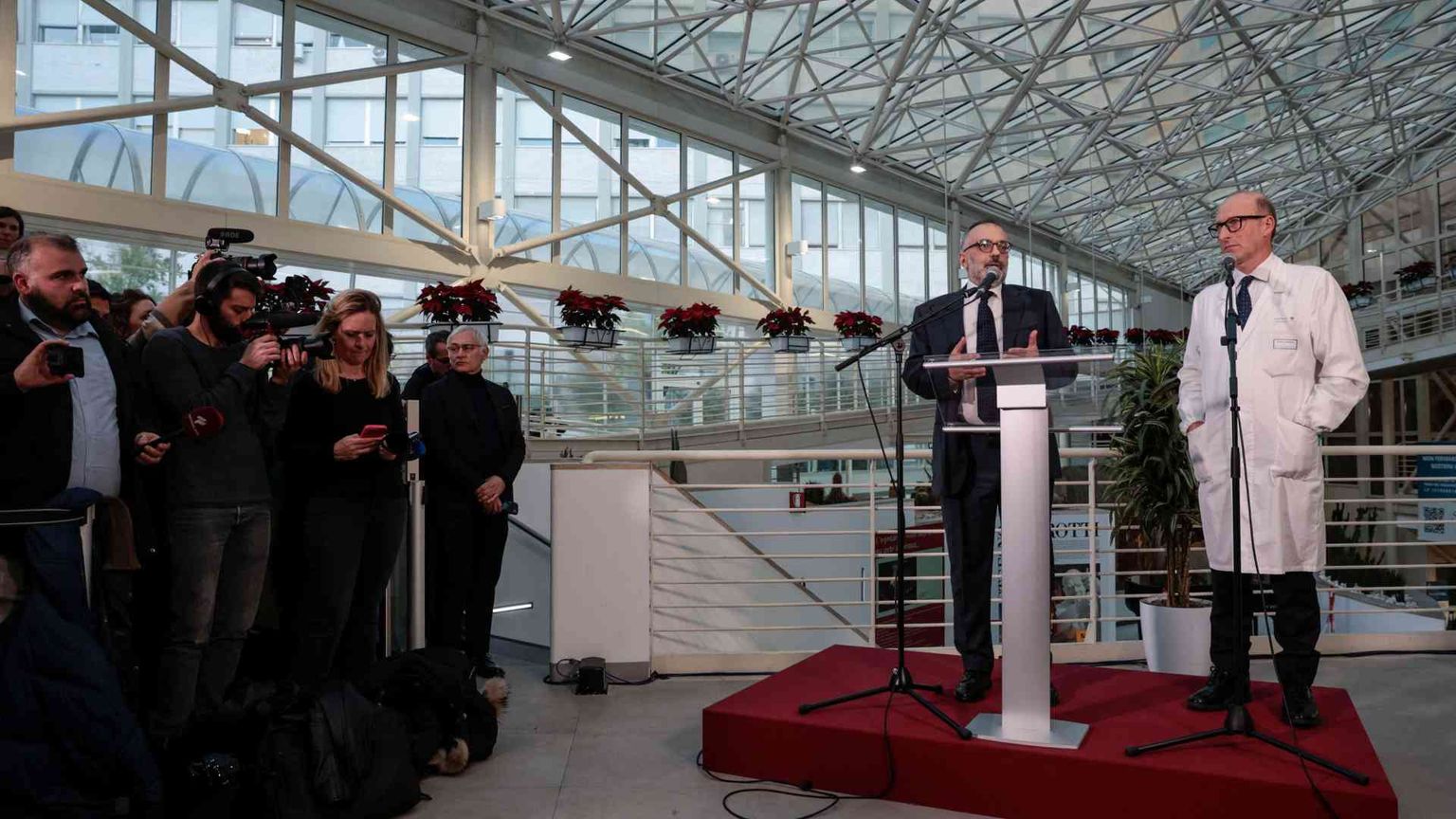 Per il Papa una notte tranquilla. «Ha riposato bene»