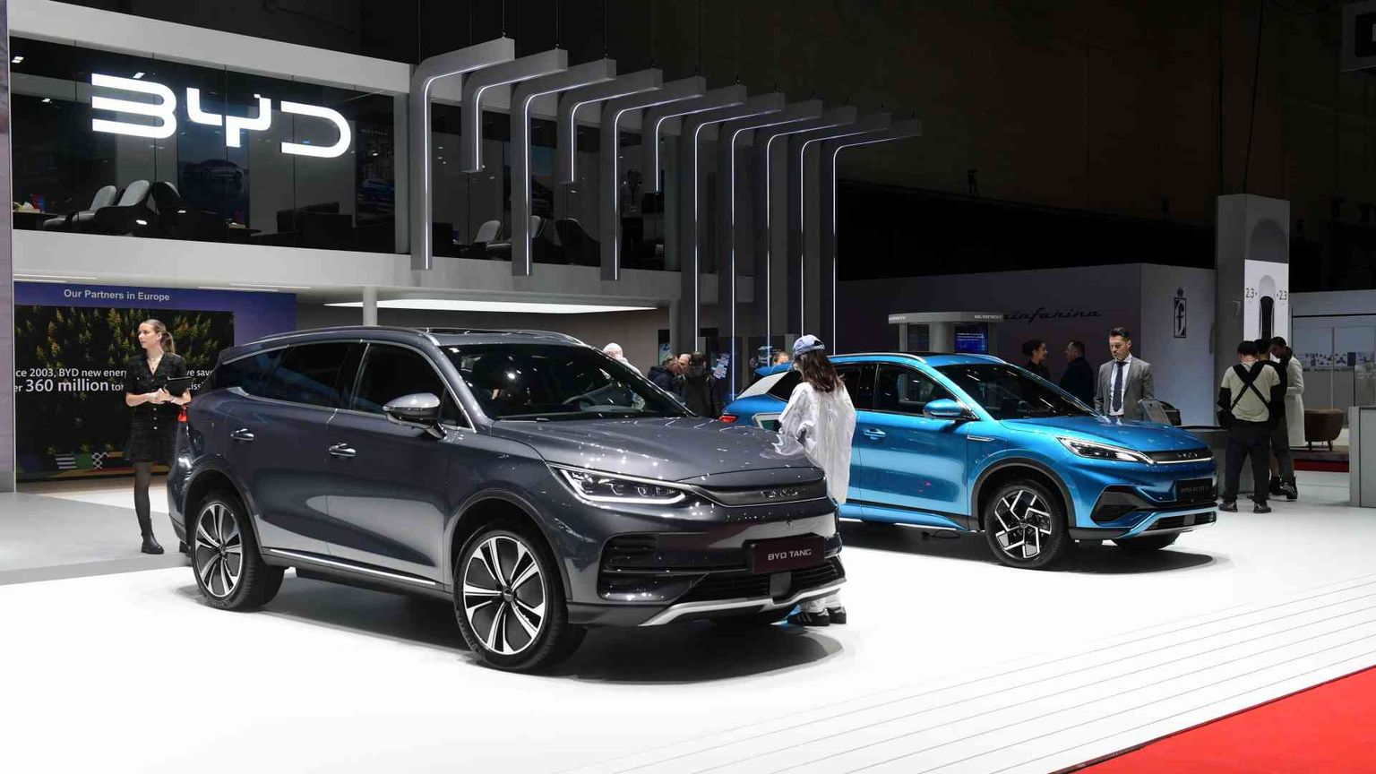 Chilometri generosi e batterie resistenti, faro Antitrust su auto elettriche