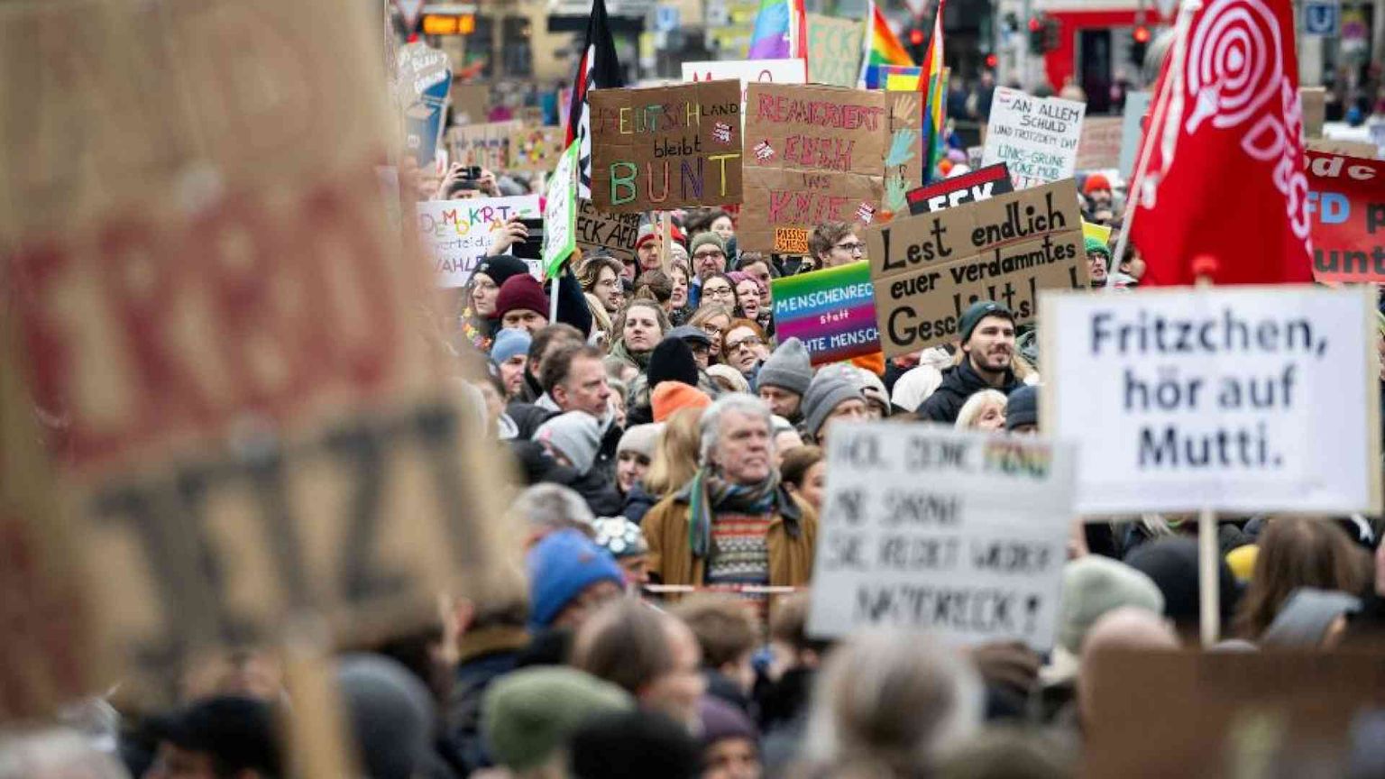 Voti sulla pelle dei migranti. Ecco la Germania che non ci sta