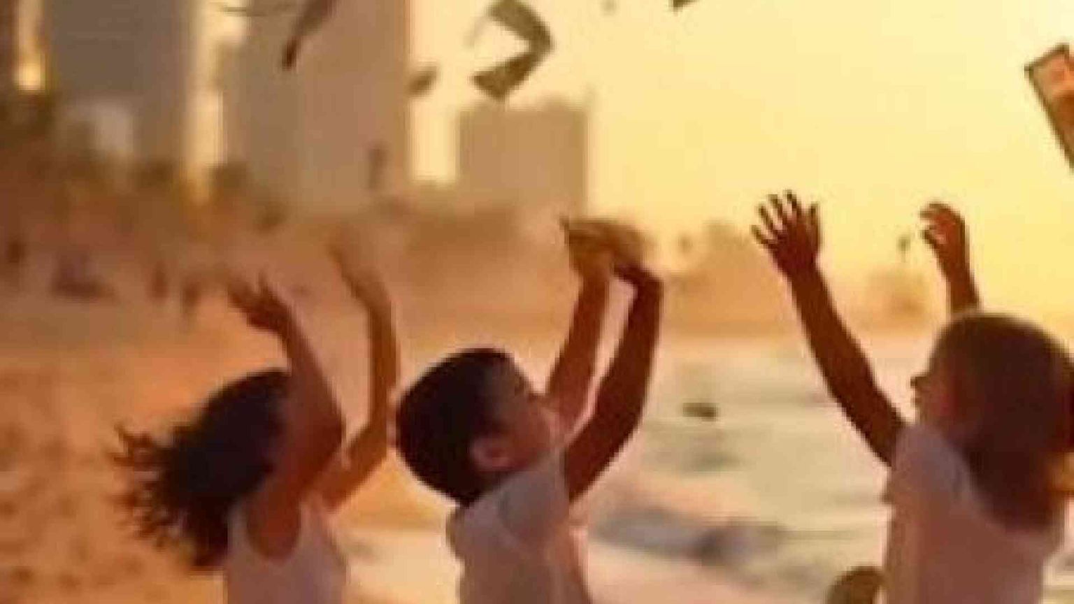 Grattacieli, oro e balli: video-choc rilanciato da Trump imbarazza il governo