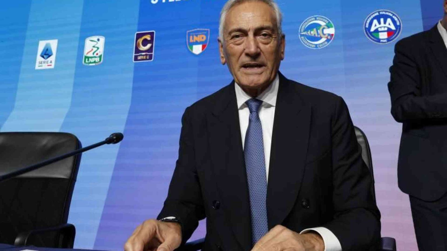 Scommesse, il via libera agli sponsor si nasconde nella «riforma del calcio»