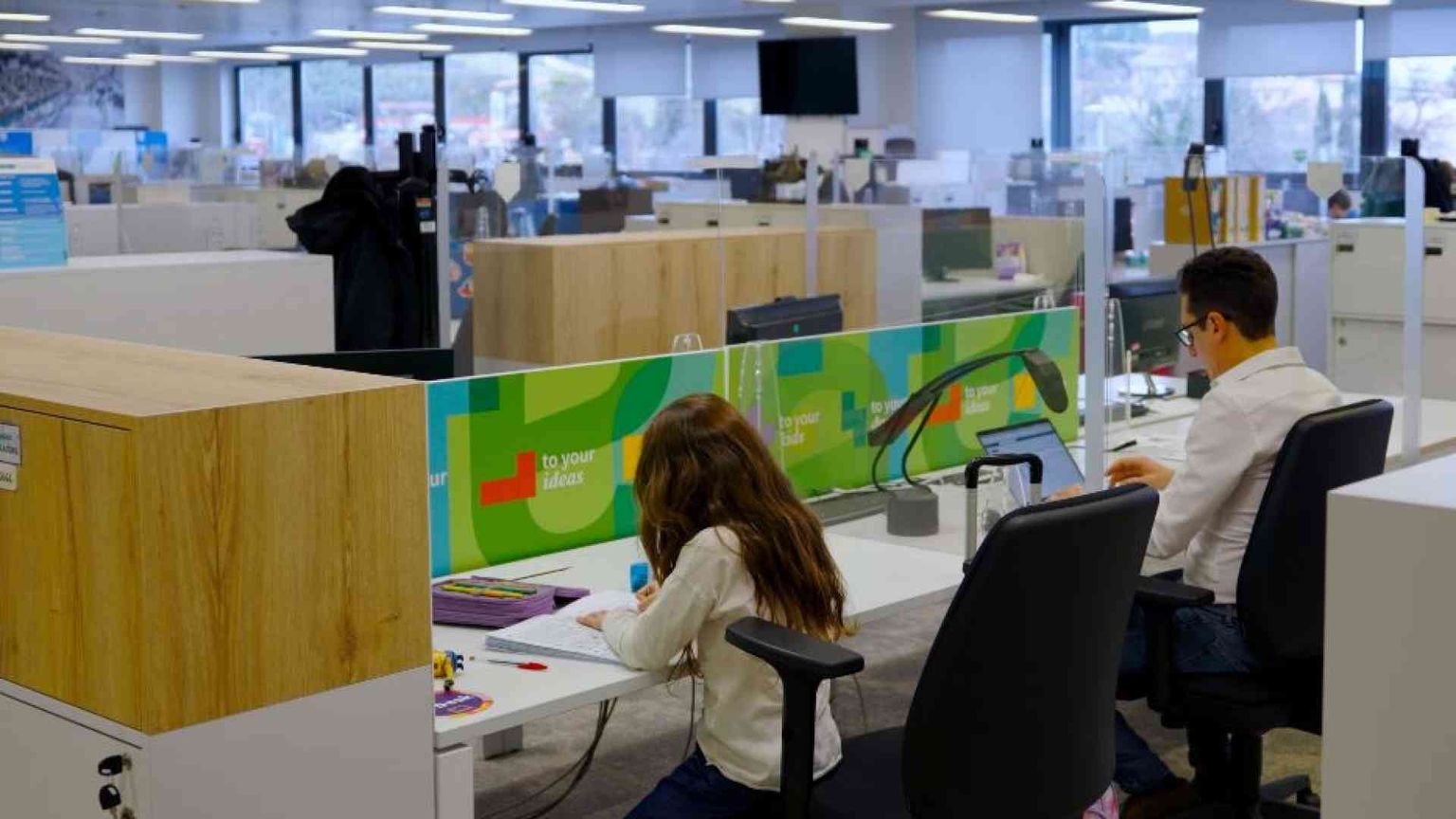 Alla Fater la scrivania si condivide con i figli