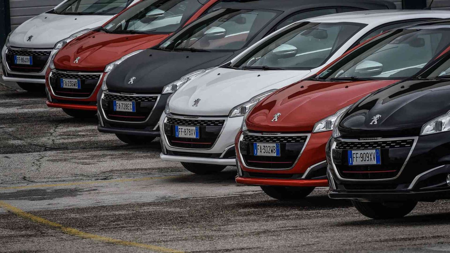 L'Europa si ravvede: ora l'auto ha 3 anni per evitare le multe