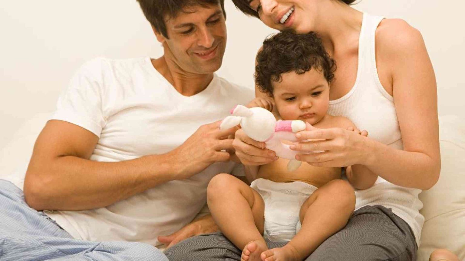 «Il primo figlio è arrivato. Vi raccontiamo come è cambiata la nostra coppia»