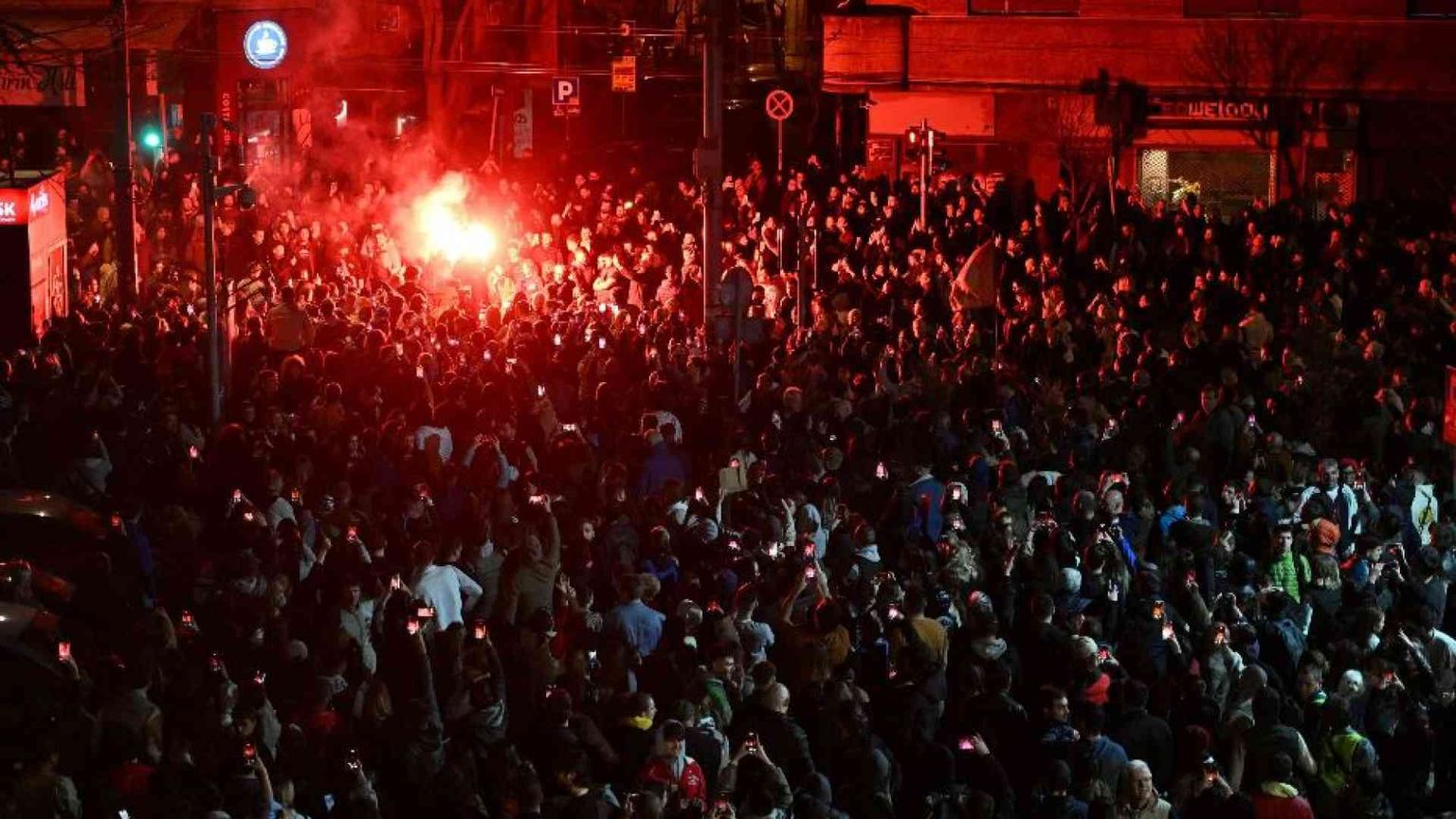 Scoppia la "primavera serba": ecco perché i giovani sfidano il governo