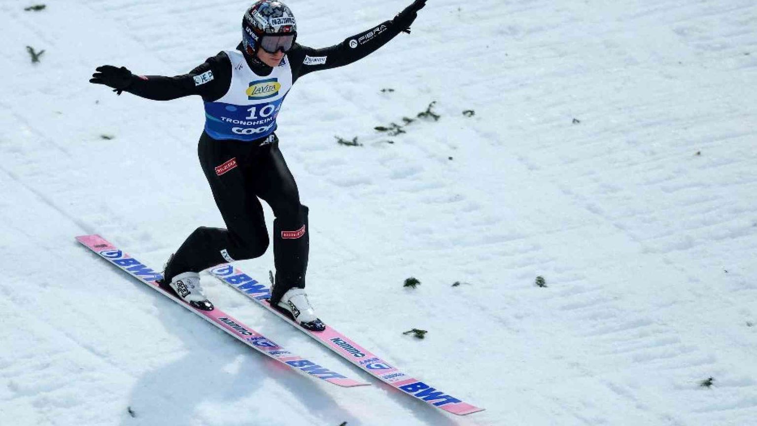 Nel salto con gli sci il doping è tecnologico