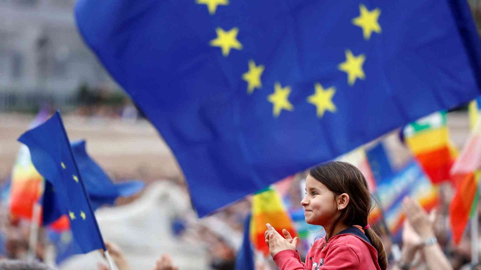 Roma, la piazza dei 30mila. «È la nuova Ventotene». Ma restano le divisioni