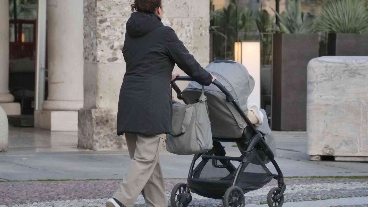 Redditi corrosi dall'inflazione: una famiglia su quattro è a rischio povertà