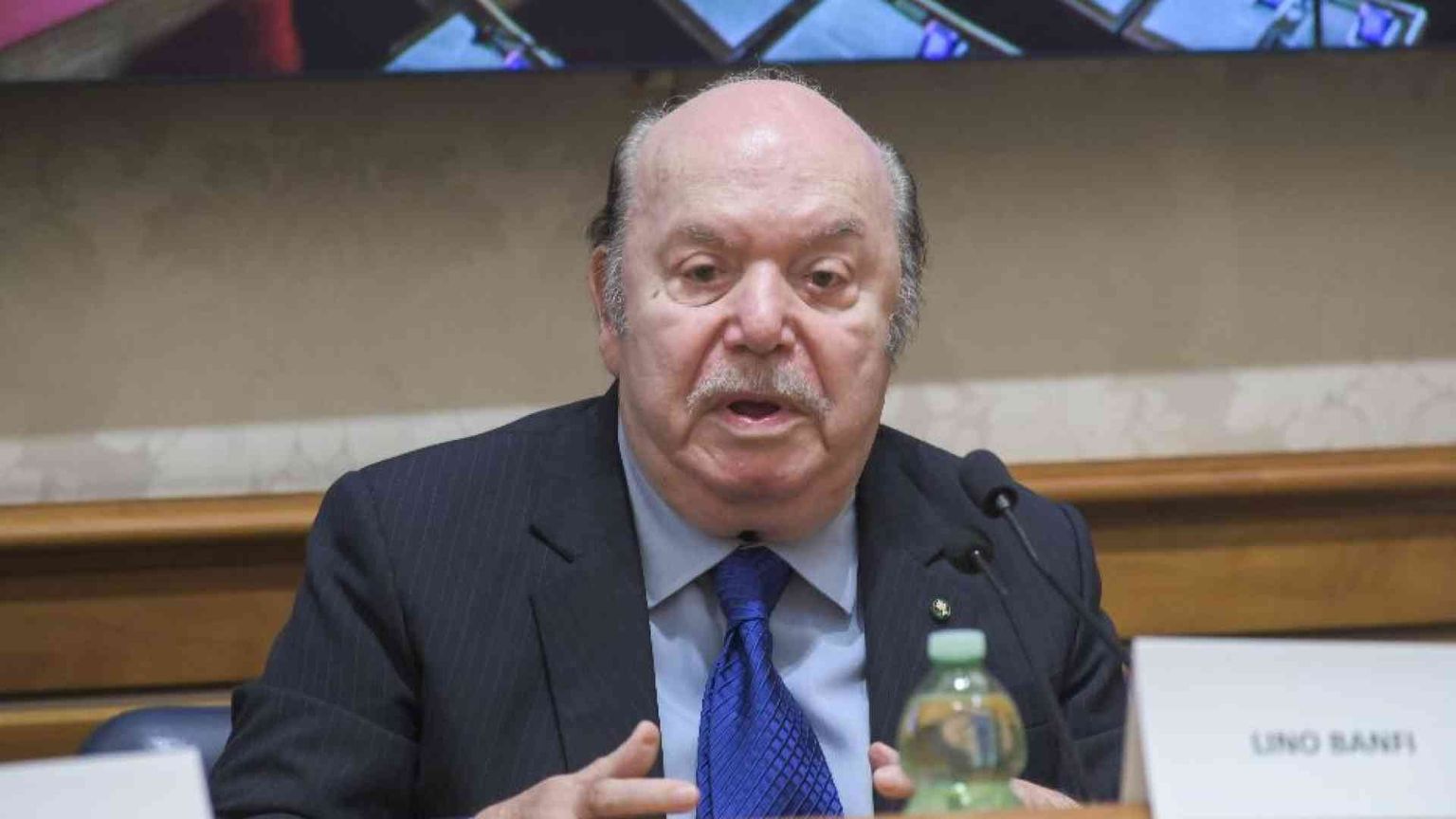 Caro Lino Banfi: l'azzardo manda in rovina, altro che "sfizio"