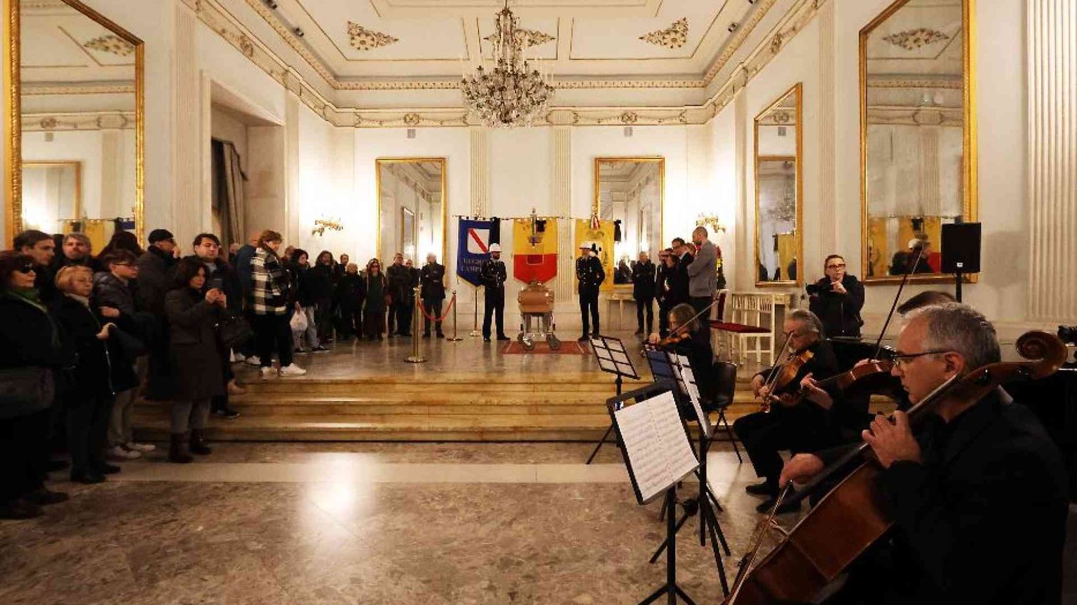 Roberto De Simone: «Io? Sono un pellegrino…». Oggi i funerali