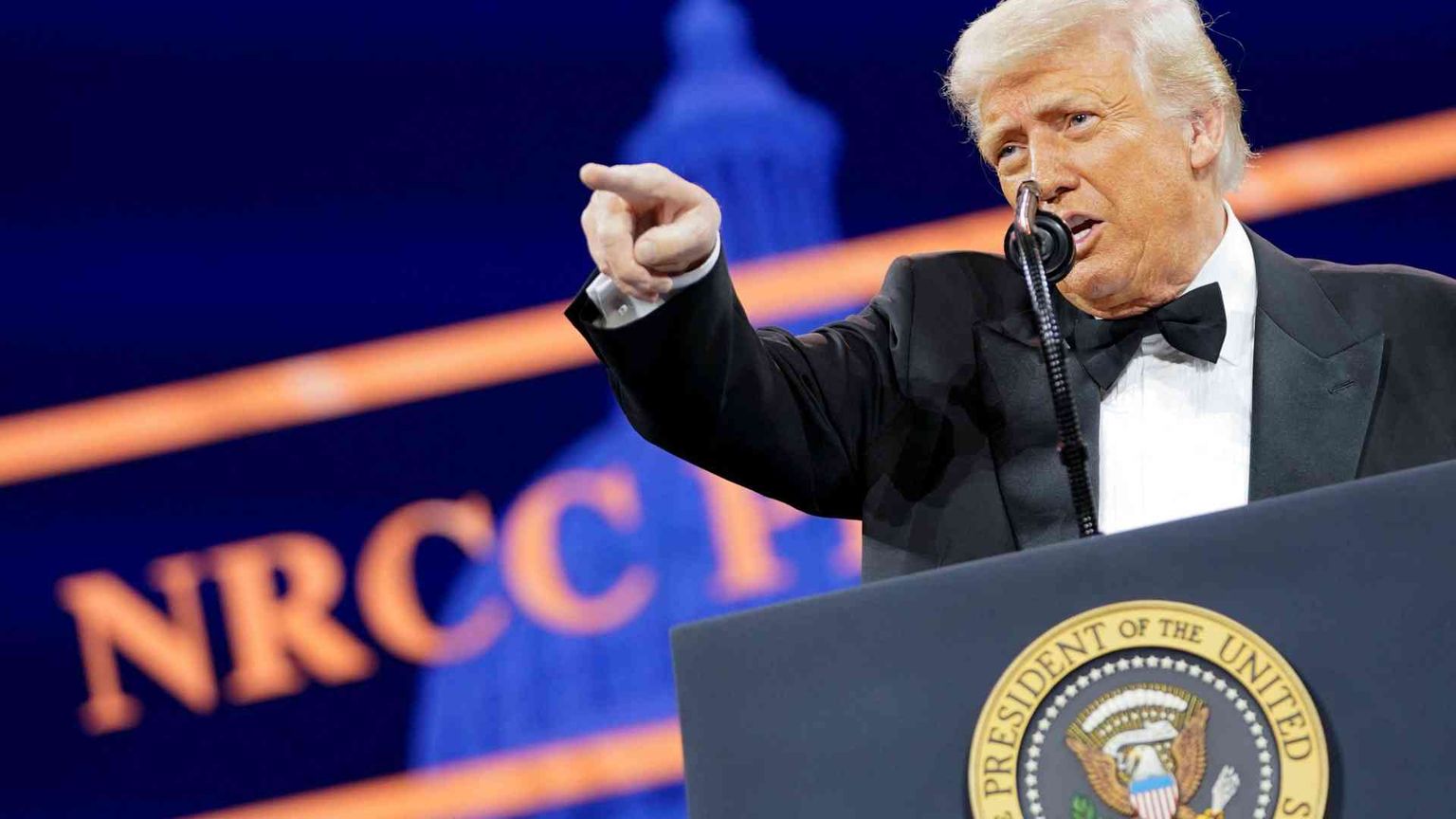 Volgarità e allusioni: perché un presidente parla in questo modo?